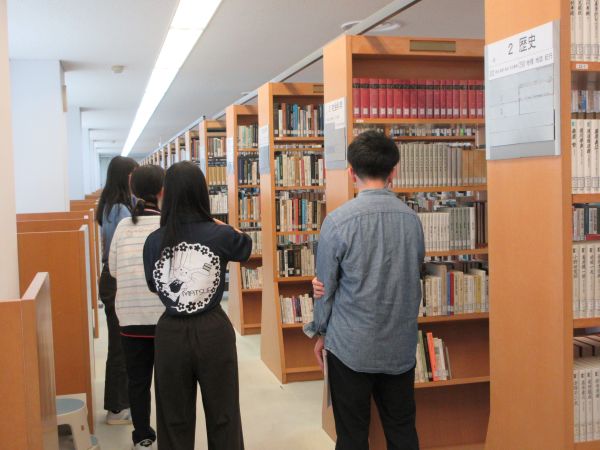 図書館見学